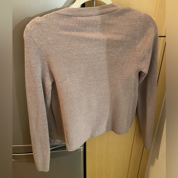 Cardigan - Picture 2 of 4